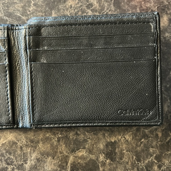 Calvin Klein Wallet - Picture 3 of 4